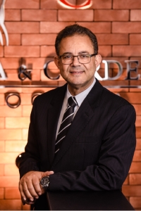 Dr. Marcos Rogério Vindoca
